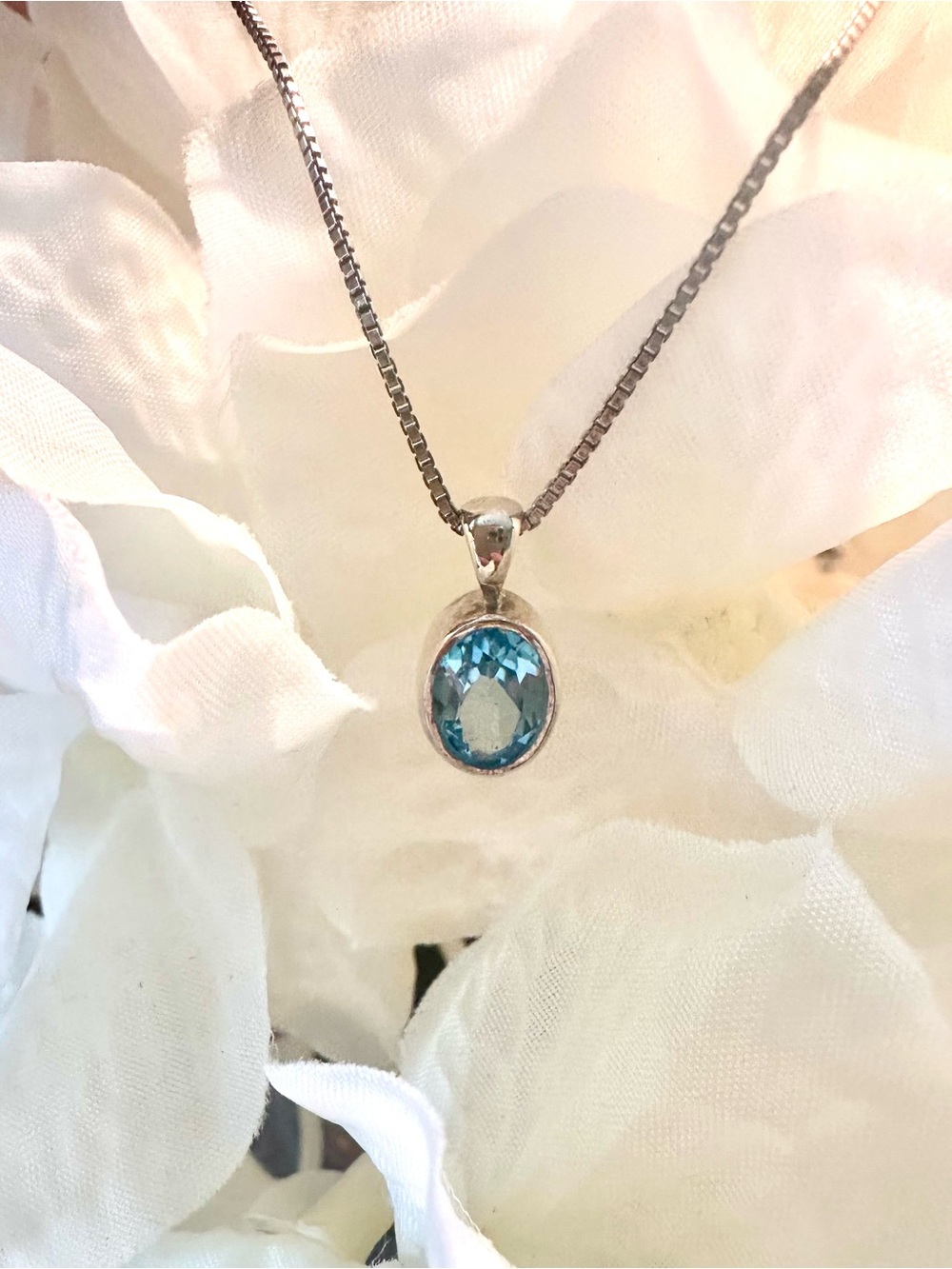 New 925 Sterling Silver Swiss Blue Topaz Oval Pendant Necklace